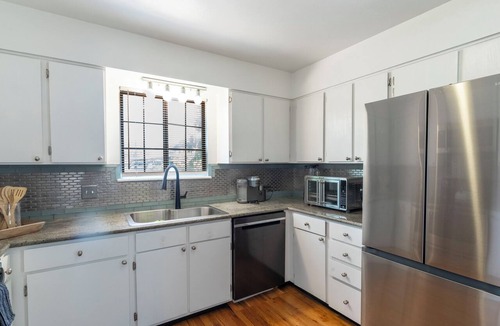 Washington Virginia Vale House | Spacious 4-bedroom house in superb Denver with AC comfort