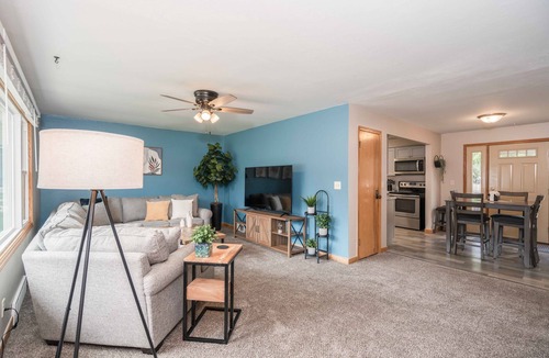 Sioux Falls House | Spacious 4BR 2BA Home Near Hospitals, Fields, and Mall