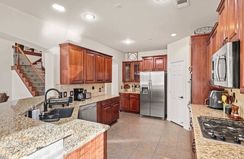 Hickory Creek House | Spacious 4BR/3BA with Yard, Mins to LakeLewisville