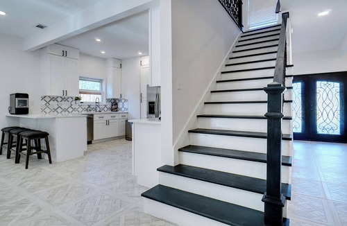 Northwest Dallas House | Spacious 5-bed House with Game Room & Hot Tub