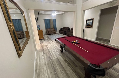 Oklahoma City House | Spacious 5-bedroom house with WiFi, AC in charming Oklahoma Citynn