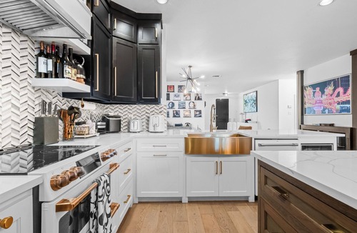 Fort Worth House | Spacious 5-bedroom house in serene Fort Worth with Poolside Luxe Escape