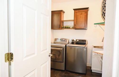 Mansfield House | Spacious 5-bedroom house in marvelous Mansfield with AC
