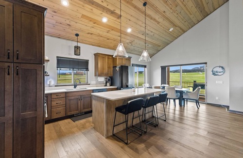 Spearfish House | Spacious 5-bedroom house in awesome Spearfish with BEAUTIFUL view and gym