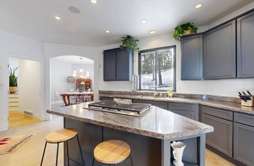 Genesse North Central House | Spacious 5-bedroom House in Scenic Golden with AC, WiFi