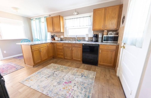 Independence House | Spacious 5-bedroom house in charming Independence