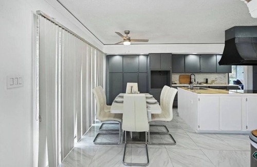 Lakeview  Jefferson County House | Spacious 5 bedroom house in Port Arthur!