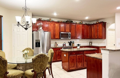 Allen House | Spacious 5 bedroom w/Game Room, Office and Covered Patio