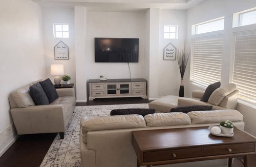 Green Valley Ranch House | Spacious 5BR Home-Ideal for Monthly Stays