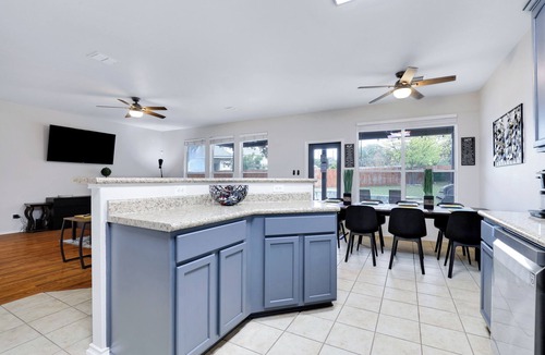 San Antonio House | Spacious 5BR Retreat with Heated Pool & Outdoor Games