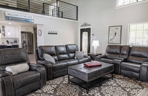 Mabank House | Spacious 6-bedroom house with WiFi and AC in awesome Gun Barrel City Boat Cletes