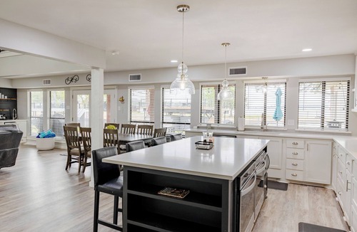 Mabank House | Spacious 6-bedroom house with WiFi and AC in awesome Gun Barrel City Boat Cletes