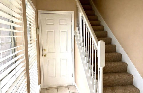 Elmo House | Spacious 6 bedroom house on one acre in pleasant Crandall