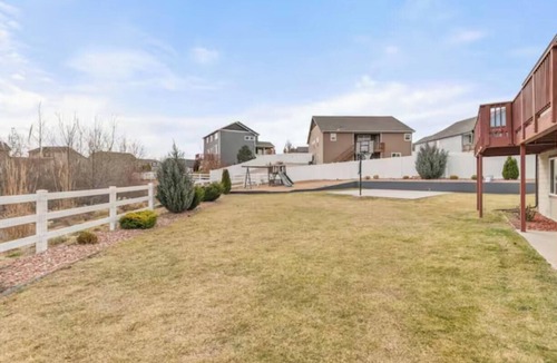 Greeley House | Spacious 6-bedroom house in the heart of Greeley