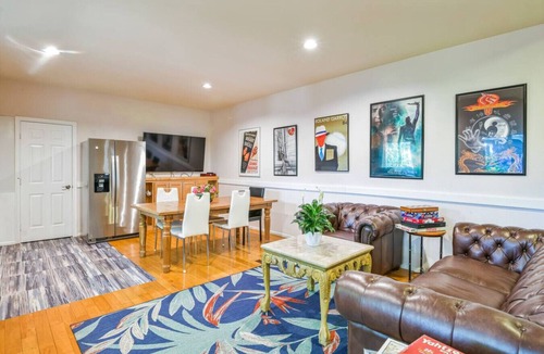 SeaTac House | Spacious 6BR Near Airport & Angle Lake | ADA-Friendly, Pet-Friendly Stay