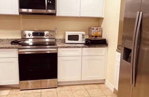 Katy House | Spacious 9 - Bedroom-4.5 Bathroom Country/Cozy Home in pleasant Katy, Texas.