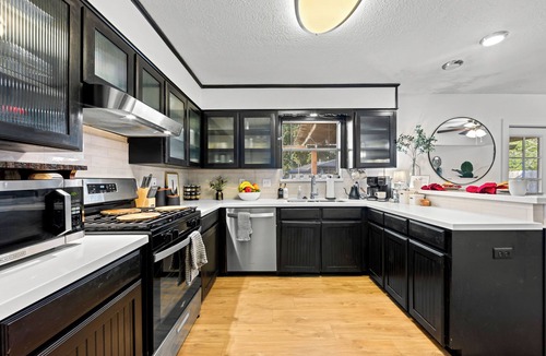 Southwood Valley House | Spacious Aggie House, 10 min to A&M, Sleeps 10