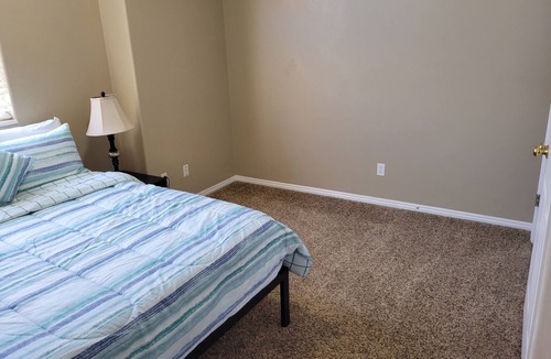 Lapoint House | Spacious and Comfortable 3B, 2.5BA ENTIRE house!
