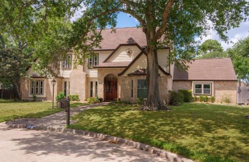 Barker House | Spacious and quiet 5 beds 3 and a half bathroom home away from home in Katy Texas