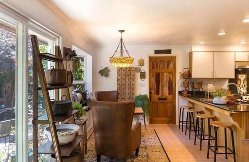 Sequim Apartment | Spacious Apartment in Central Area, A/C, Sleeps 4