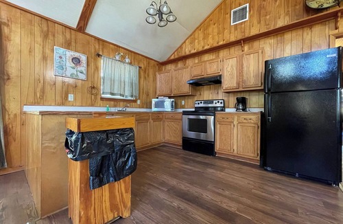 Zwolle Cabin | Spacious Cabin for 6 with Full Kitchen, Vaulted Ceilings & Outdoor Gathering Space