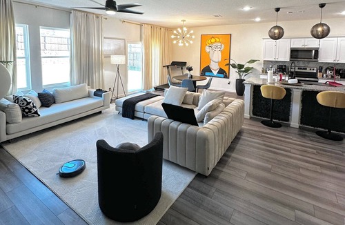 Glenn Heights House | Spacious Charming 4 Bedroom Elegant Luxe Escape Home in Glenn Heights.