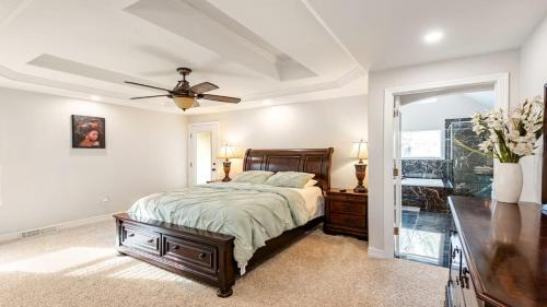 Broomfield House | Spacious Country Club Golf Course Retreat