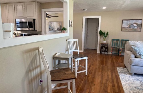 Clay House | Spacious Country Retreat Close to SAFB, WF. Work or Play!