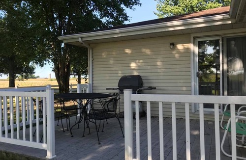 Fort Madison House | Spacious countryside home just minutes from Nauvoo, Illinois & Burlington, Iowa!