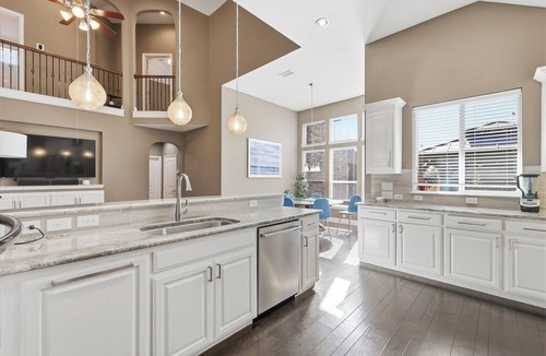 Frisco House | Spacious Cozy 4B Home in Frisco