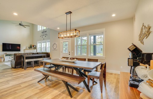 Tamarack Resort Cottage | Spacious Donnelly Family Home w/Private Hot Tub!