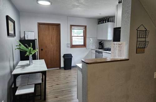 Des Moines House | Spacious Duplex by Fairgrounds & Downtown/Fire Pit