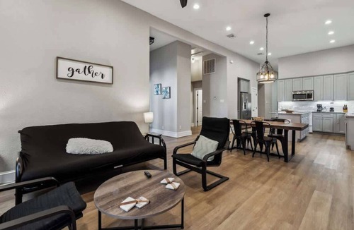 Five Points House | Spacious Duplex in Tobin Hill