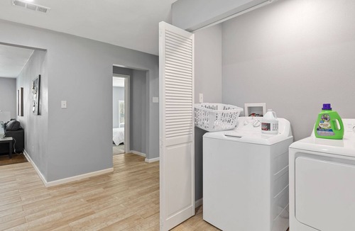 White Rock Hills House | Spacious East Dallas Home - 10 Min. to Downtown!