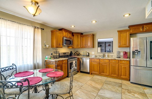 El Paso House | Spacious El Paso Home w/Seasonal Pool!