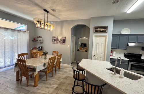 Grand Prairie House | Spacious Family-Friendly House Free cancelation.