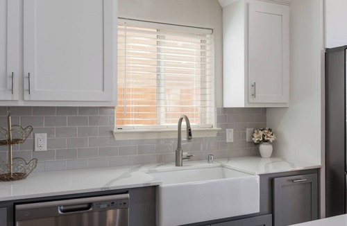 Northeast Heights House | Spacious Family Friendly 5BR Retreat Sandia Views Movie Lounge + Fenced Yard