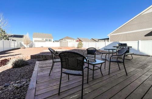 Fountain House | Spacious Family Getaway 20min to downtown sights
