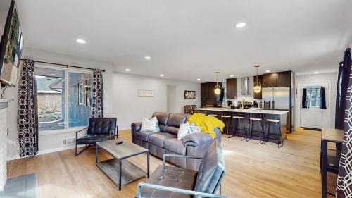 Southeast House | Spacious Family Retreat in Denver