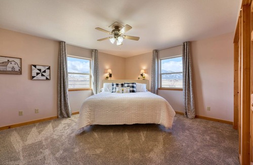 Joseph House | Spacious Farm House with Stunning Mountain Views