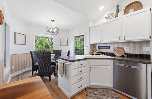 Garden City House | Spacious Foothills Retreat | Sleeps 10 | Horizon Views | Ping Pong | Gym Space | Minutes to Downtown