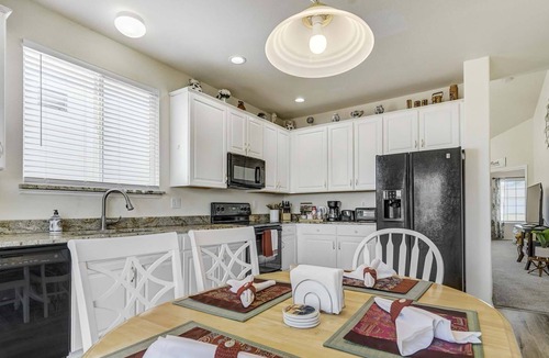 Fountain House | SPACIOUS Getaway★AC★Pikes Peak★K bed★POOL TABLE★AMAZON Colorado Springs★MILITARY