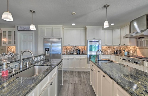 Granbury House | Spacious Granbury Home w/Lakefront Outdoor Oasis!