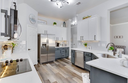 South Arlington House | "Spacious Home for a group of 12, Your family Getaway"