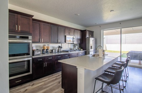 Middleton House | Spacious home near Boise, family/group stay.