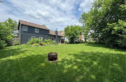 Overland Park House | Spacious Home - Stadium in 20 min , Parks, Transit, & England Basecamp Nearby