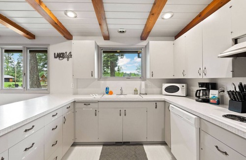 Kalispell House | Spacious Home With Hiking Nearby & Mountain Views