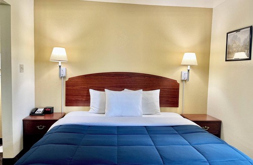 Blanco Hotel | Spacious King Suite in Hotel