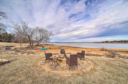 Hoyt Cabin | Spacious Lakeside Getaway w/Fire Pit