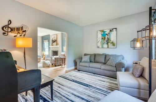 Lewis Center House | Spacious Lewis Center Home w/Yard & Gas Grill!